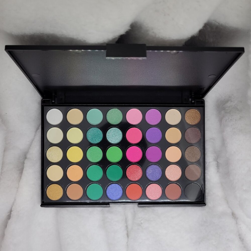 40 Color | Vibrant Candy | Eyeshadow Palette